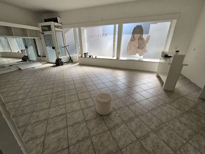 Einzelhandel in Essen 400 € 80 m²