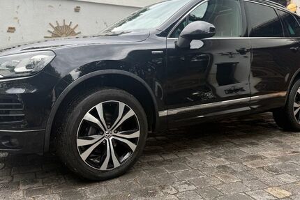 VW Touareg 234.221 km 14.200 &euro; Neukirchen-Vluyn 47506