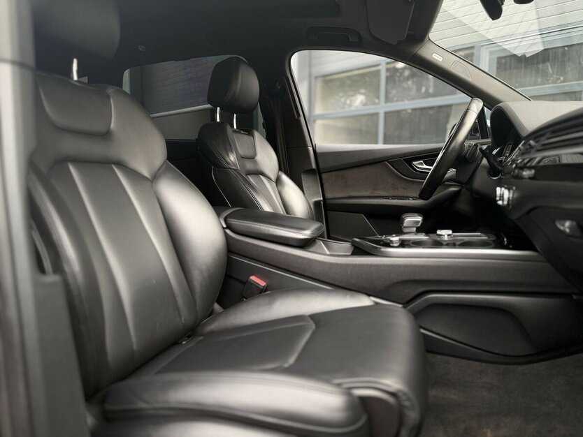 Audi Q7 3.0 TDI e-tron quattro / Panorama / Kamera 179.000 km 31.500 € Mönchengladbach 41066