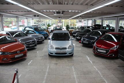 Toyota Yaris 80.000 km 2.990 € Essen 45356