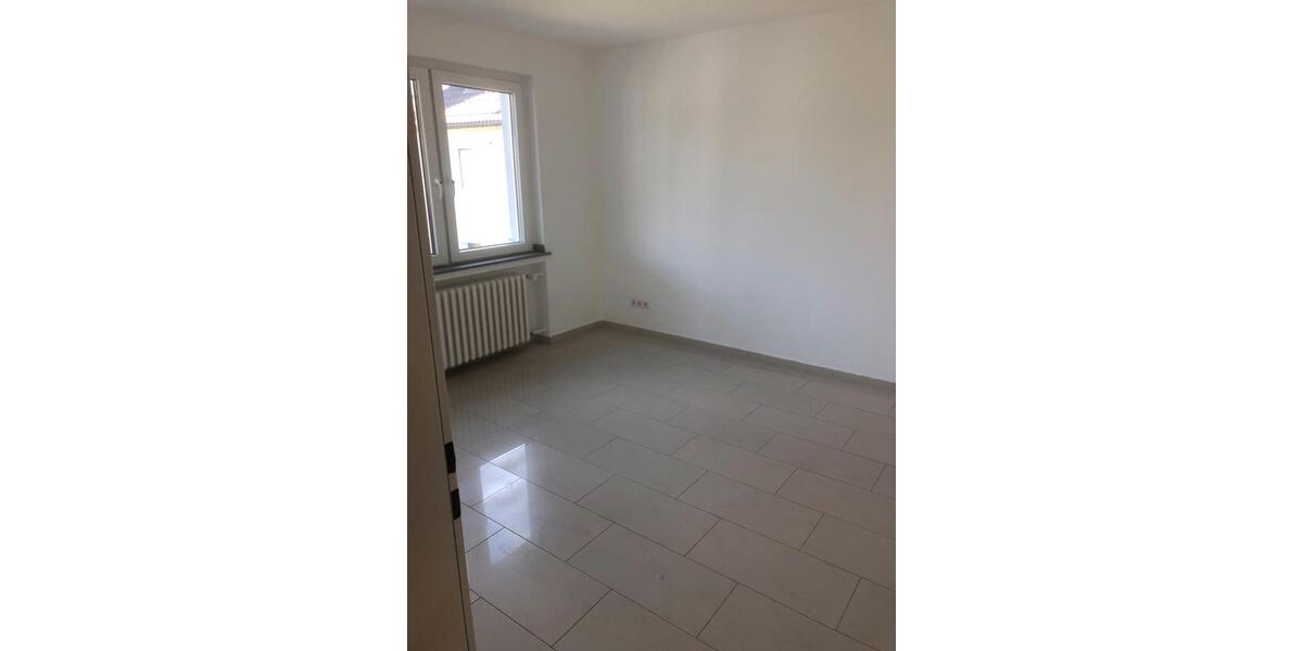 Etagenwohnung Essen Stadtbezirk III - 3.5 Zimmer, 82 m&sup2;, 990&euro; | Angebot:26384300