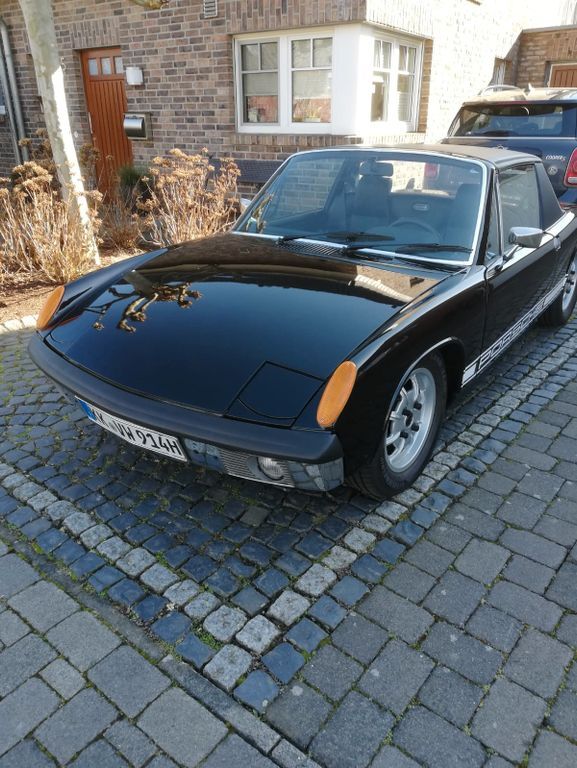 914