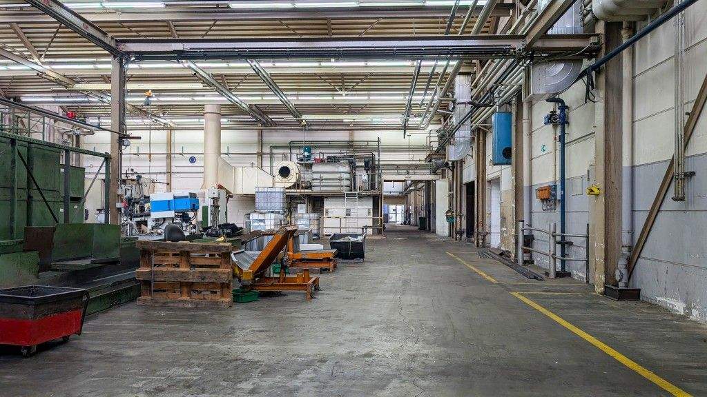 Produktionsgebäude mit Lager- und Büroflächen in bester Lage von Velbert zimmer