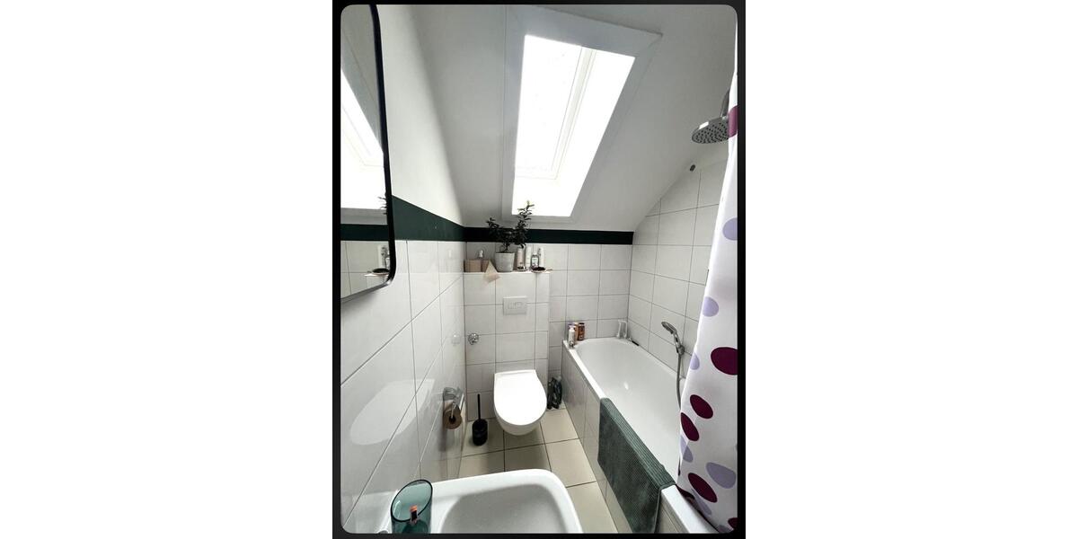 Dachgeschoßwohnung Rheinberg - 2 Zimmer, 40 m&sup2;, 400&euro; | Angebot:25484257