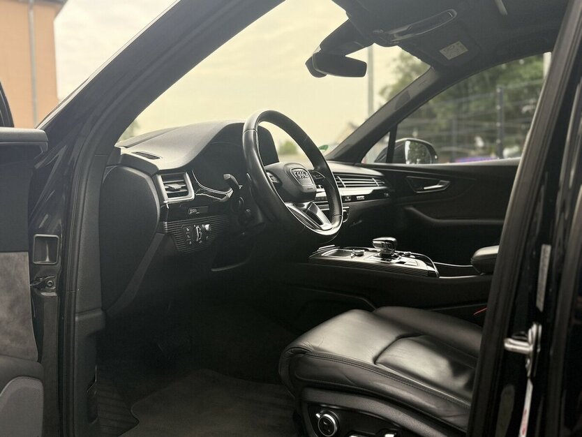 Audi Q7 3.0 TDI e-tron quattro / Panorama / Kamera 179.000 km 31.500 € Mönchengladbach 41066