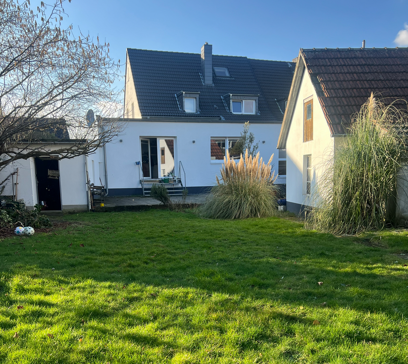 Haus zum Kaufen in Düsseldorf Eller 829.000 € 172 m²