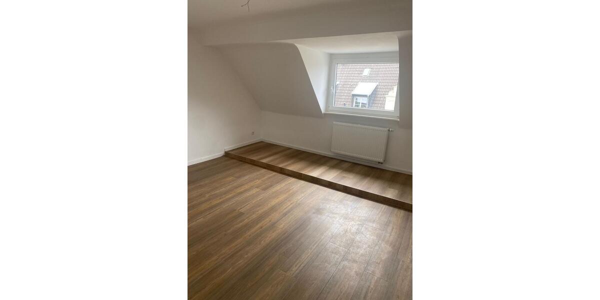 Maisonettenwohnung Essen Stadtbezirk III - 4 Zimmer, 113 m&sup2;, 1.100&euro; | Angebot:24753479