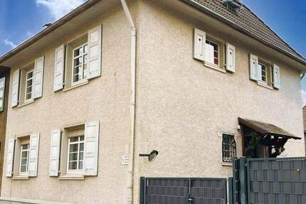 Haus Duisburg Hochemmerich - 9 Zimmer, 170 m&sup2;, 320.000&euro; | Angebot:25779365