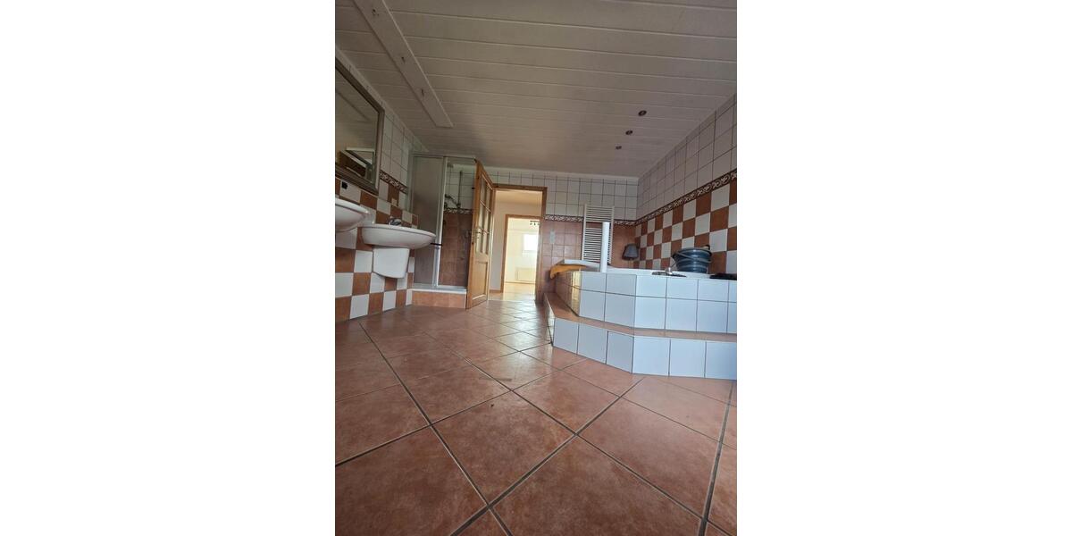Etagenwohnung Alpen - 3 Zimmer, 145 m&sup2;, 1.500&euro; | Angebot:26074914