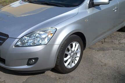 Kia ceed / Ceed 92.000 km 5.900 &euro; Mülheim-Speldorf 45478