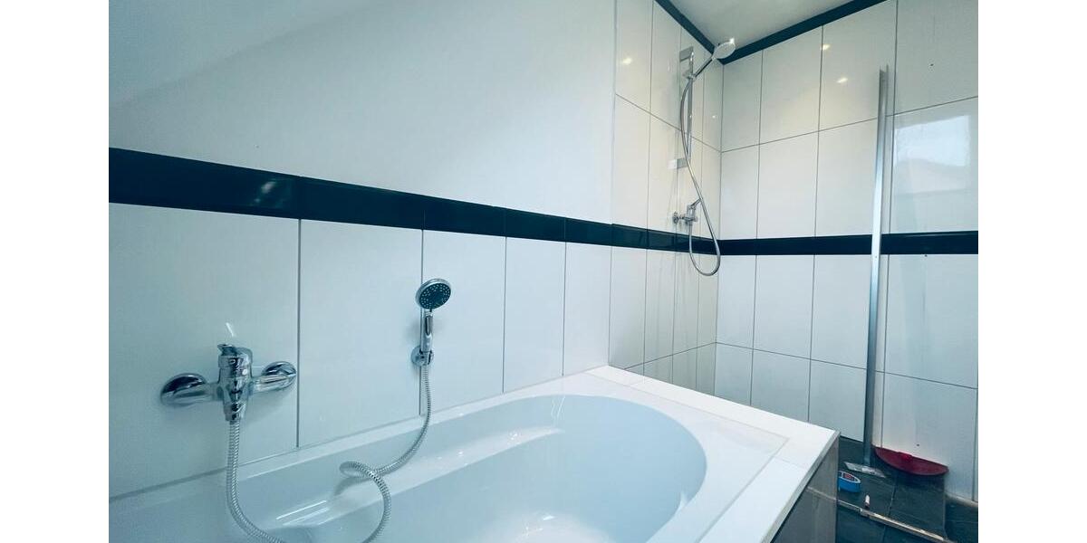 Dachgeschoßwohnung Düsseldorf Niederkassel - 3 Zimmer, 61 m&sup2;, 196.500&euro; | Angebot:25127315