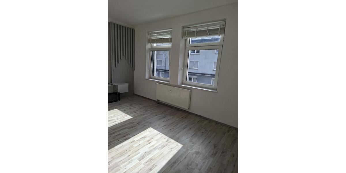 Etagenwohnung Duisburg Mittelmeiderich - 4 Zimmer, 125 m&sup2;, 1.250&euro; | Angebot:25413202