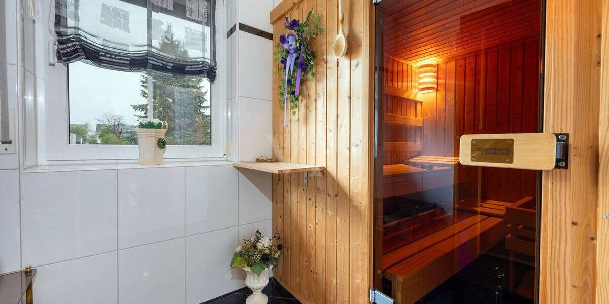 Doppelhaushälfte Velbert Mitte - 5 Zimmer, 196 m&sup2;, 598.000&euro; | Angebot:25679811