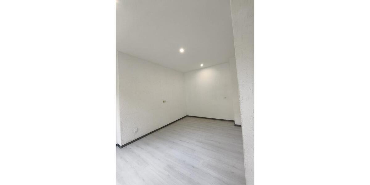 Erdgeschoßwohnung Gelsenkirchen Gelsenkirchen-Mitte - 3 Zimmer, 63 m&sup2;, 600&euro; | Angebot:26355283