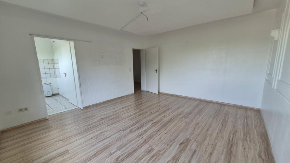 Etagenwohnung Duisburg Rheinhausen - 2.5 Zimmer, 49 m&sup2;, 95.000&euro; | Angebot:27000609