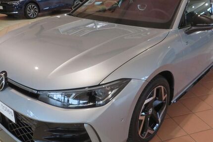 VW Passat 32.800 km 46.945 € Neuss 41469