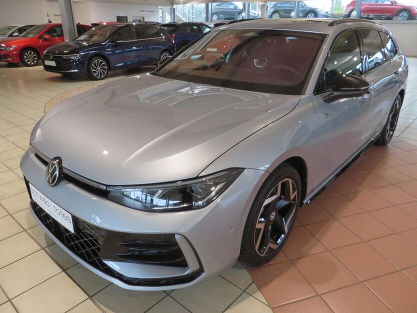 VW Passat 32.800 km 46.945 € Neuss 41469