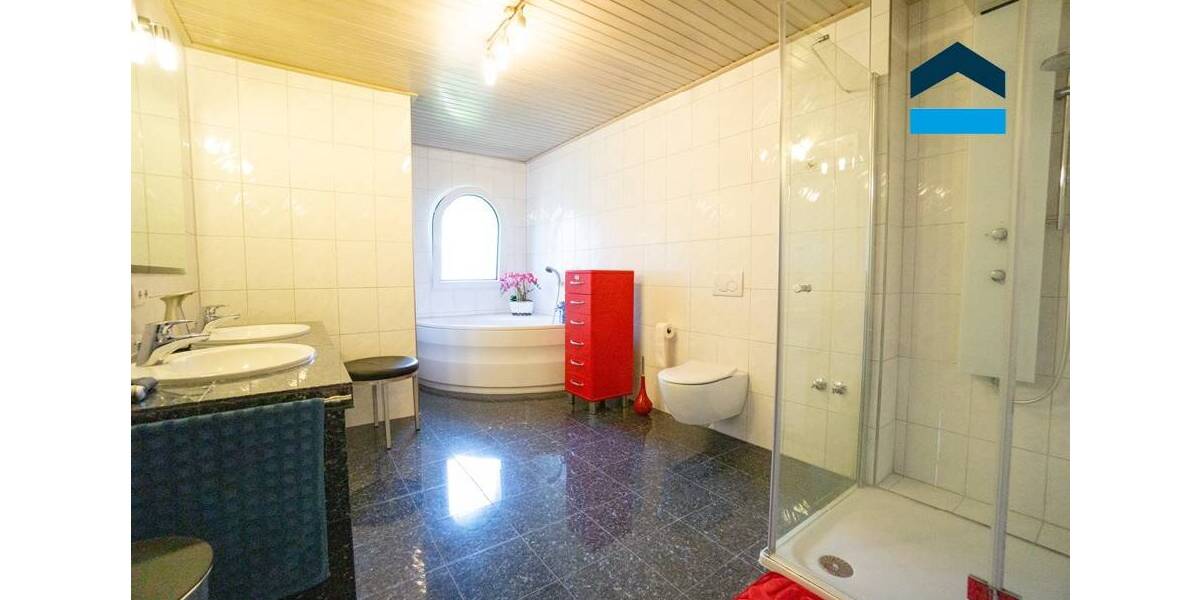 Mehrfamilienhaus, Wohnhaus Kamp-Lintfort Hoerstgen - 8 Zimmer, 360 m&sup2;, 790.000&euro; | Angebot:23972072