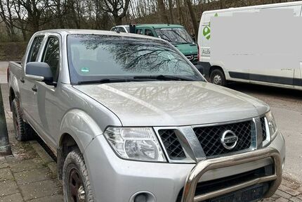Nissan Navara 169.421 km 2.949 &euro; Essen 45356