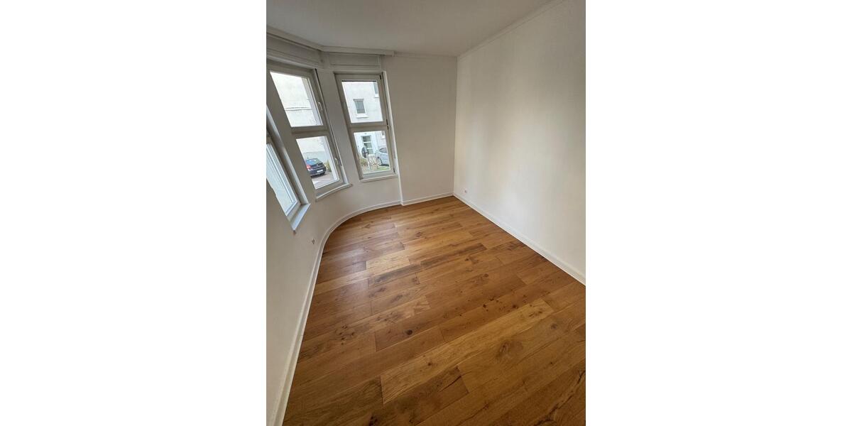 Erdgeschoßwohnung Essen Stadtbezirk III - 5 Zimmer, 142 m&sup2;, 1.480&euro; | Angebot:25515284