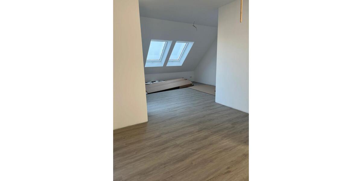 Dachgeschoßwohnung Krefeld Hüls - 2 Zimmer, 65 m&sup2;, 905&euro; | Angebot:26099129