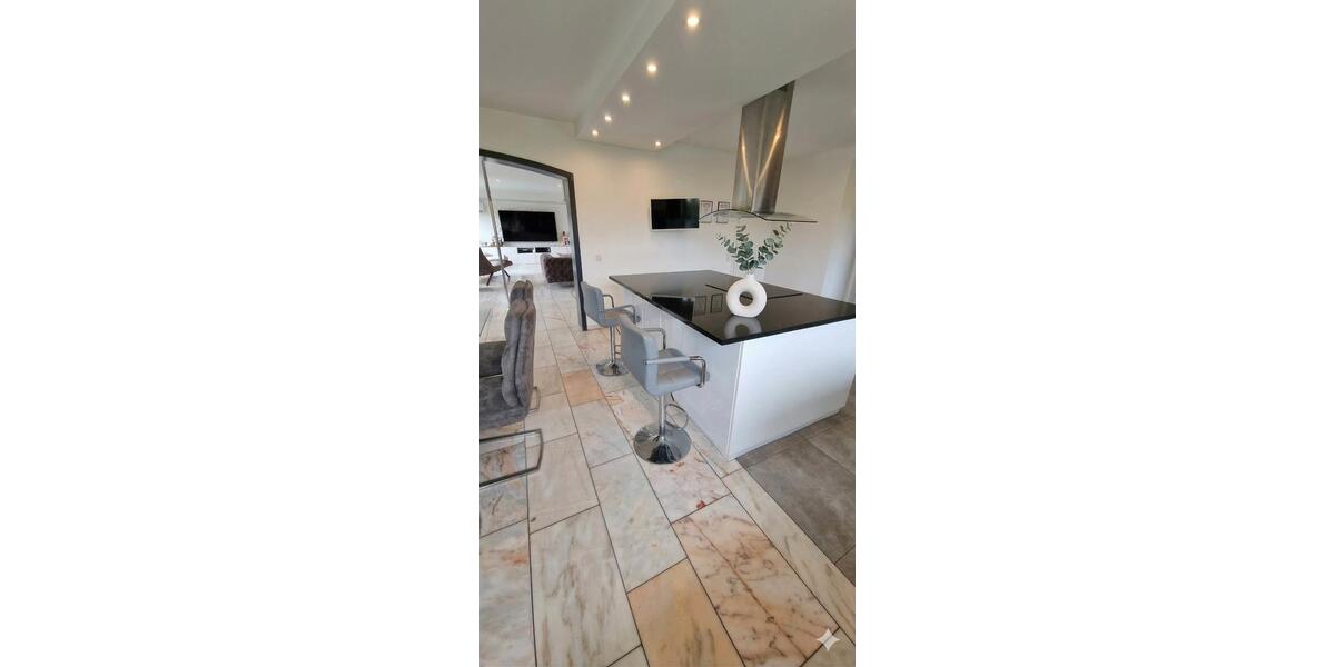 Einfamilienhaus Wesel - 8 Zimmer, 200 m&sup2;, 2.750&euro; | Angebot:26595947