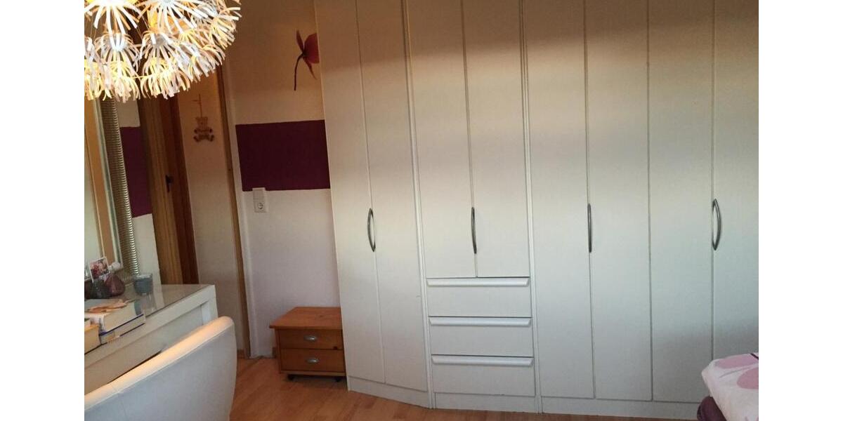 Dachgeschoßwohnung Duisburg Mittelmeiderich - 2 Zimmer, 50 m&sup2;, 450&euro; | Angebot:25025775