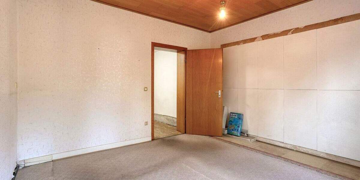 Mehrfamilienhaus, Wohnhaus Oberhausen Buschhausen - 7 Zimmer, 217 m&sup2;, 330.000&euro; | Angebot:25601939