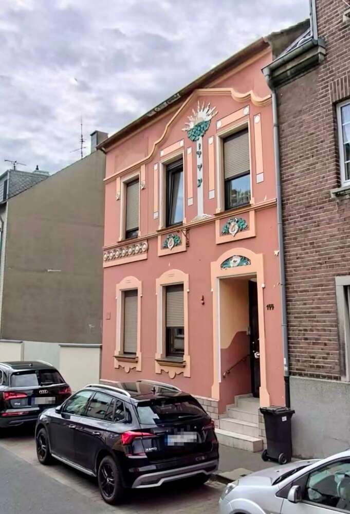 Haus zum Kaufen in Mönchengladbach 345.000 € 226 m²