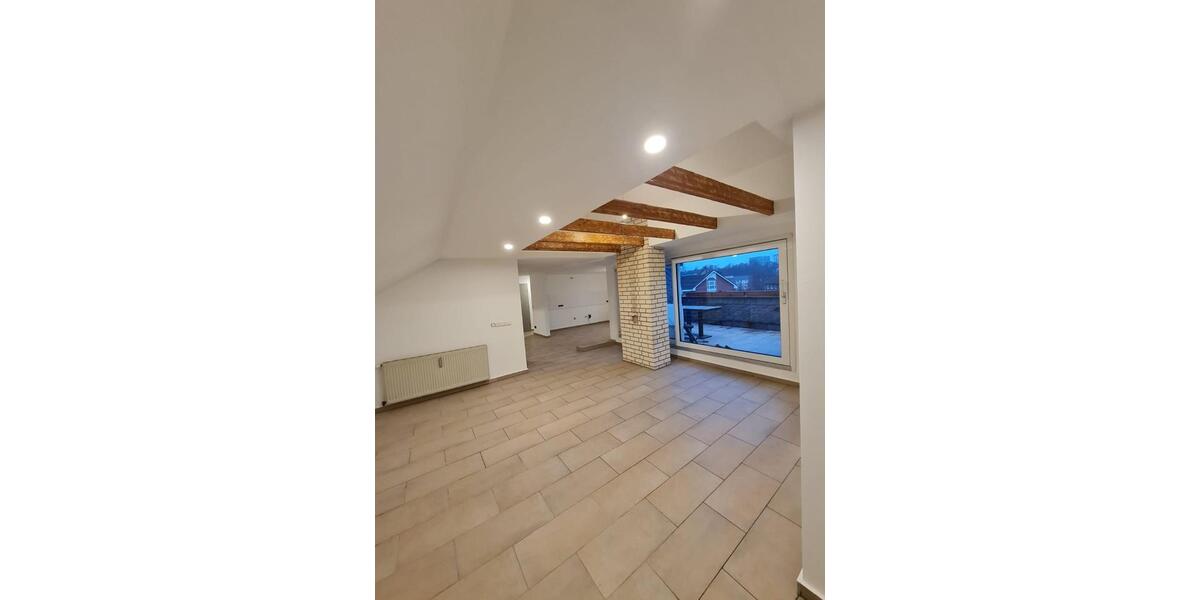 Dachgeschoßwohnung Duisburg Hamborn - 3 Zimmer, 93 m&sup2;, 950&euro; | Angebot:24612577