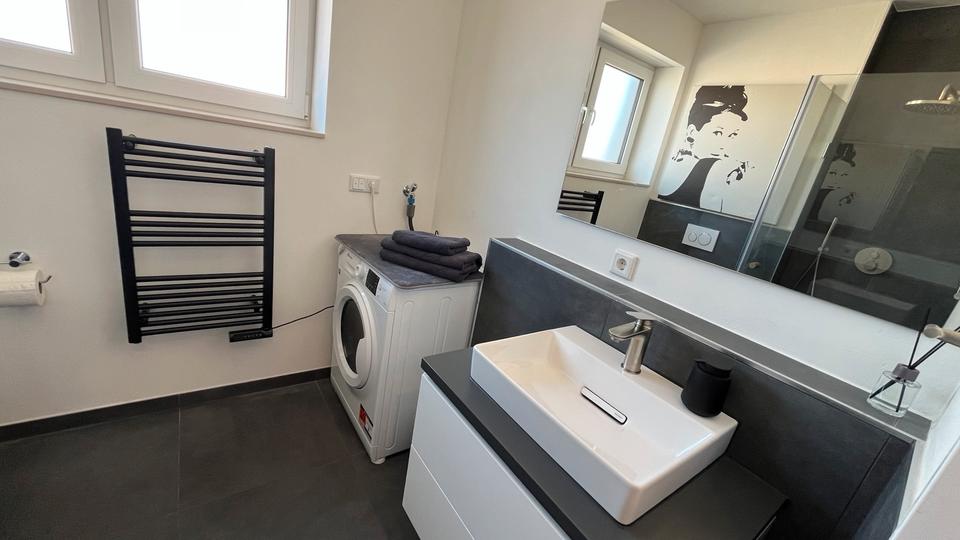 Terrassenwohnung Duisburg Huckingen - 2 Zimmer, 60 m&sup2;, 1.400&euro; | Angebot:26545990