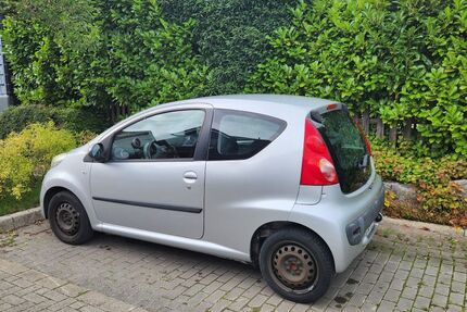 Peugeot 107 122.955 km 2.599 € Heiligenhaus 42579