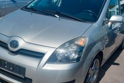 Toyota Corolla Verso 219.000 km 2.500 &euro; Moers 47441