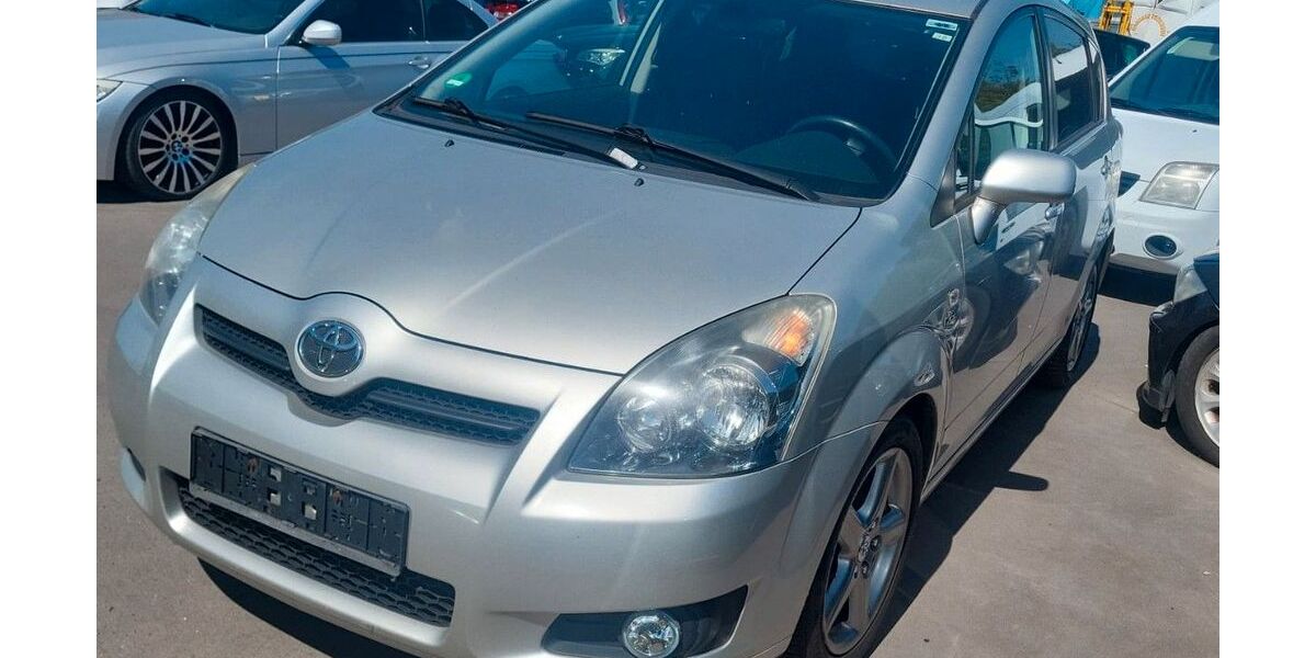 Toyota Corolla Verso 219.000 km 2.500 &euro; Moers 47441