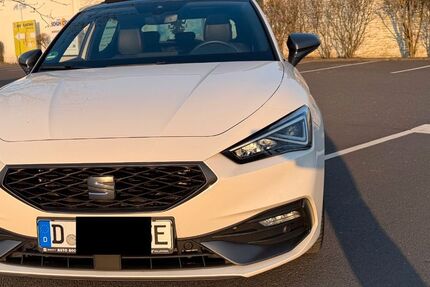 Seat Leon 127.356 km 17.400 &euro; Düsseldorf 40225
