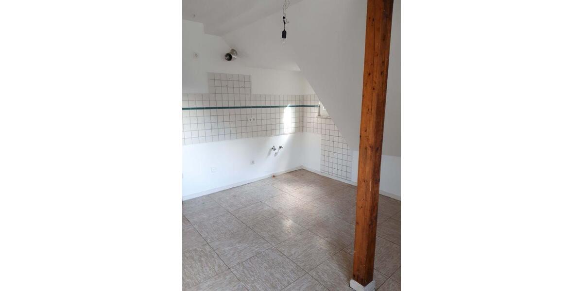 Dachgeschoßwohnung Duisburg Mittelmeiderich - 3.5 Zimmer, 73 m&sup2;, 508&euro; | Angebot:26234164