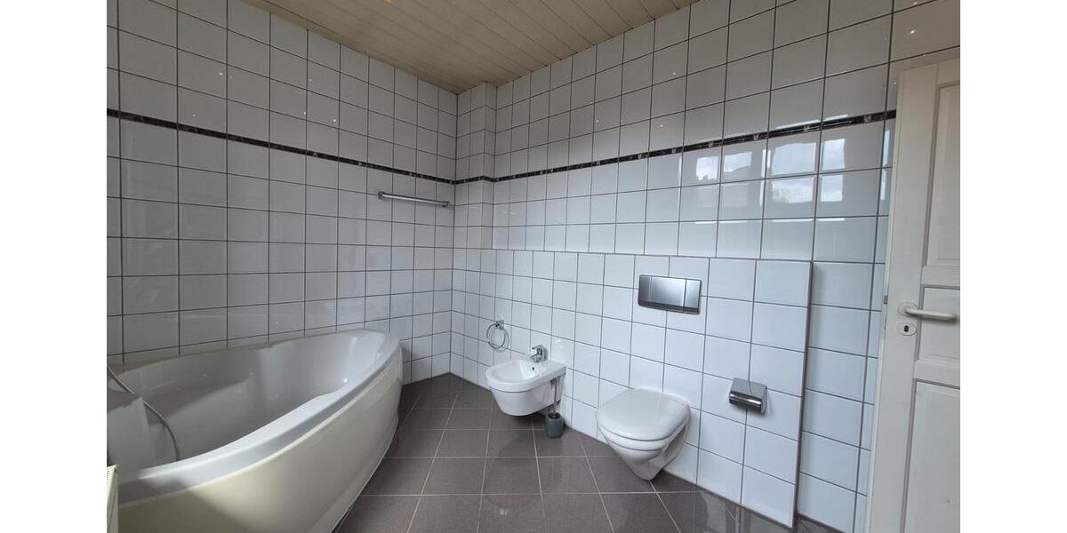 Einfamilienhaus Krefeld - 8 Zimmer, 316 m&sup2;, 565.700&euro; | Angebot:26387724