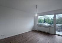 NEU RENOVIERTE, BEZUGSFREIE 3-Zimmerwohnung MIT BALKON ZU KAUFEN!