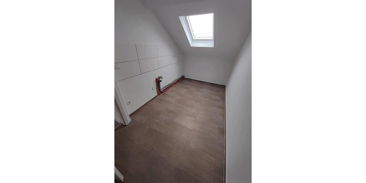 Dachgeschoßwohnung Krefeld Dießem - 2 Zimmer, 45 m&sup2;, 540&euro; | Angebot:25046352