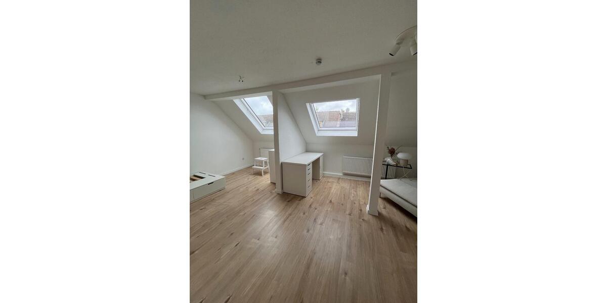 Dachgeschoßwohnung Krefeld Cracau - 1 Zimmer, 36 m&sup2;, 475&euro; | Angebot:25613643