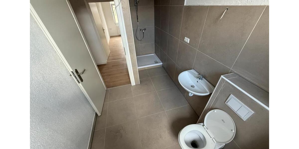 Etagenwohnung Krefeld Cracau - 3 Zimmer, 105 m&sup2;, 1.100&euro; | Angebot:25363571