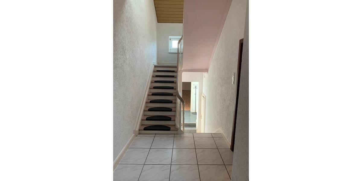 Maisonettenwohnung Duisburg Essenberg - 4 Zimmer, 140 m&sup2;, 1.100&euro; | Angebot:26462894