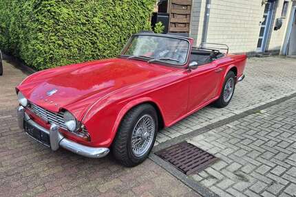 Triumph TR4