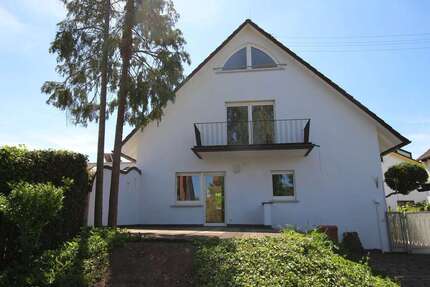 Haus zum Mieten in Walldorf 2.280 € 190 m²