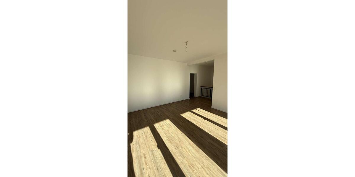 Etagenwohnung Duisburg Huckingen - 4 Zimmer, 118 m&sup2;, 1.650&euro; | Angebot:26276368