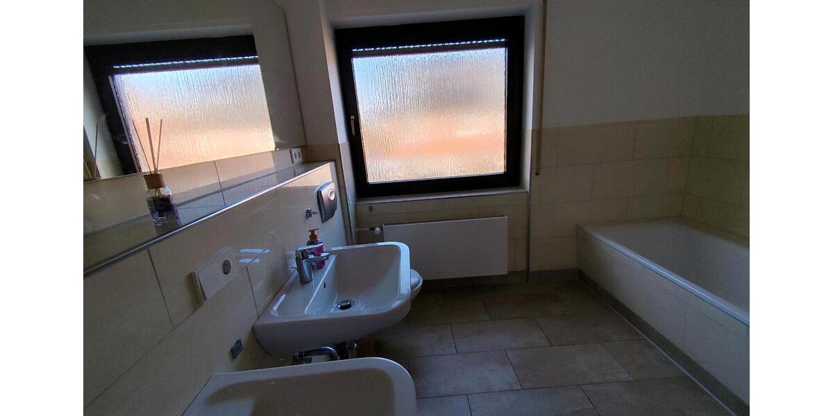 Reihenhaus Meerbusch - 4 Zimmer, 130 m&sup2;, 1.850&euro; | Angebot:24983748