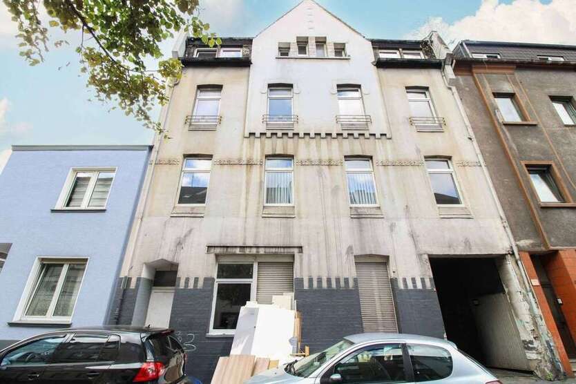 Haus zum Kaufen in Duisburg 279.000 € 360 m²