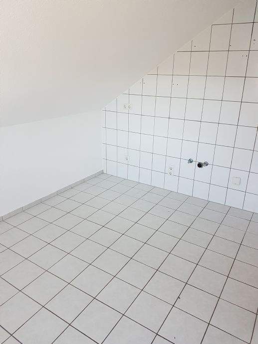 TOP!!! RENOVIERTES + TOP AUFGETEILTES + GROSSZÜGIGES DACHGESCHOSS APARTMENT in OBERHAUSEN - KLOSTERHARDT!!! 2 zimmer