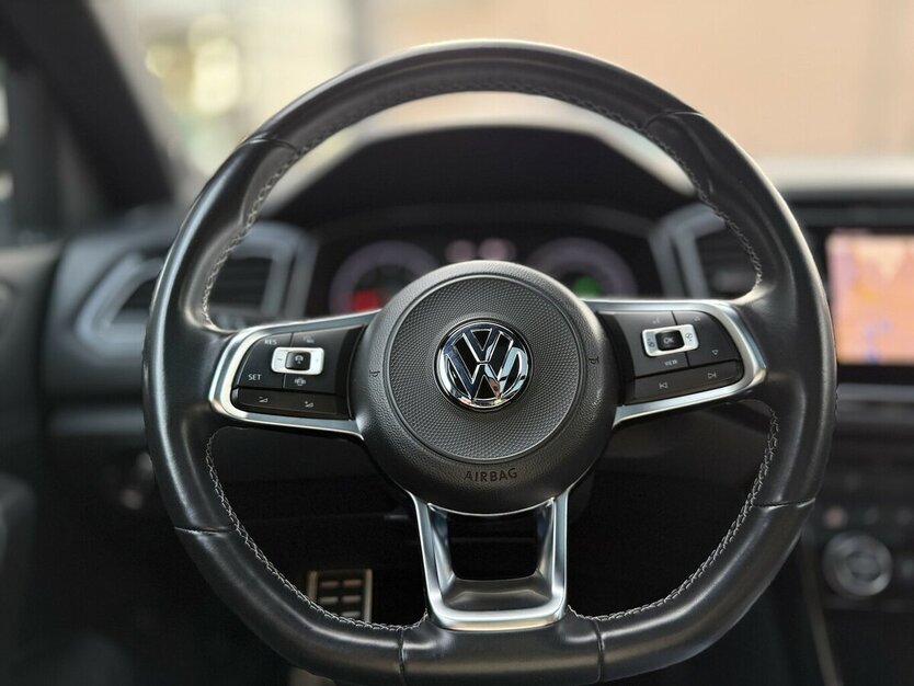 VW T-Roc R-Line 4Motion / CAM / PANO / Standheizung 95.788 km 24.990 € Mönchengladbach 41066