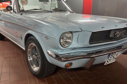 Ford Mustang 111.111 km 49.900 € Bochum 44797